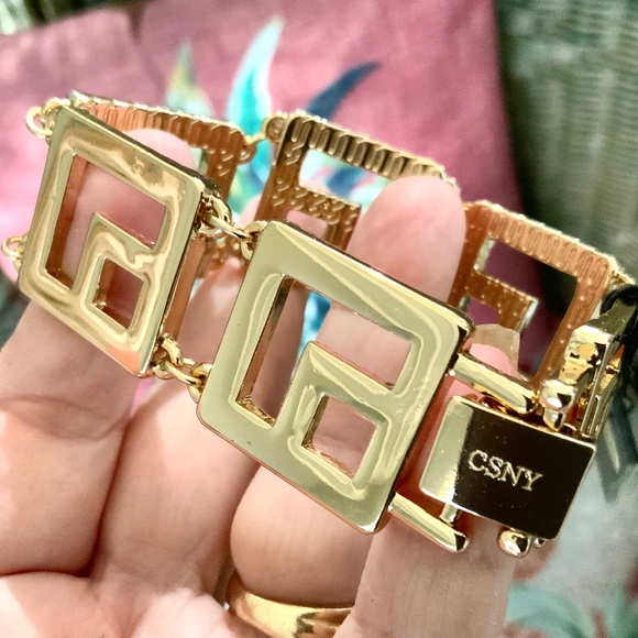 Christian Siriano Jewelry Christian Siriano Bracelet Stunning Gold